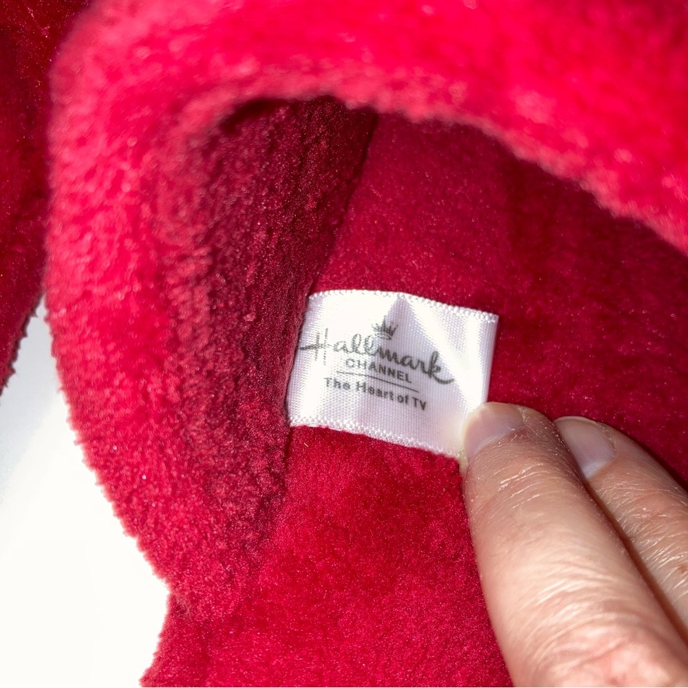 NEW Hallmark Red Women's Slippers Cozy Christmas Holiday Shoes 7 - Picture 12 of 16